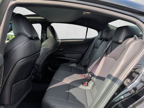 Used 2022 Lexus ES 350 F Sport w/ Protection Package (P3) FWD image 19