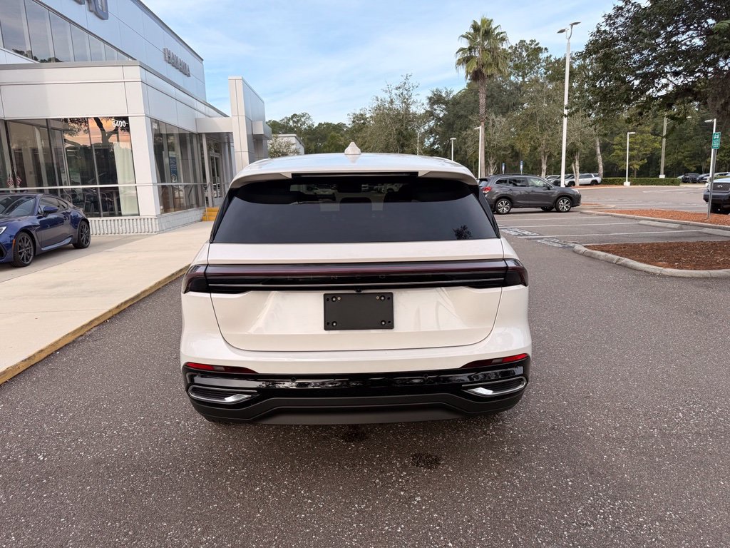 Used 2025 Lincoln Nautilus Premier w/ Equipment Group 102A AWD/4WD image 6