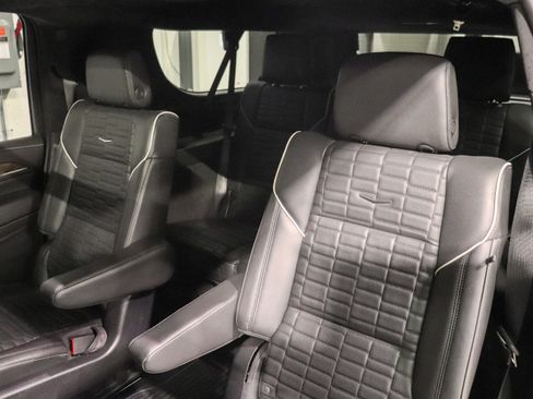 Used 2023 Cadillac Escalade ESV Sport Platinum w/ LPO, ONYX Package image 19