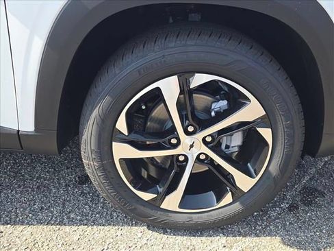 New 2026 Chevrolet Trax RS w/ Sunroof Package FWD image 34