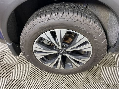 Used 2023 Nissan Rogue SV image 10