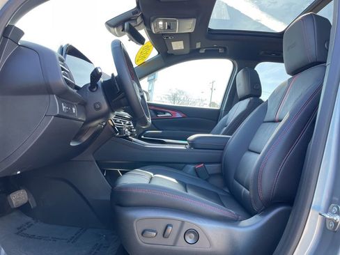 New 2026 Chevrolet Traverse RS image 4