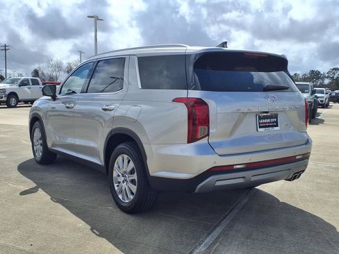 Used 2024 Hyundai Palisade SEL image 2