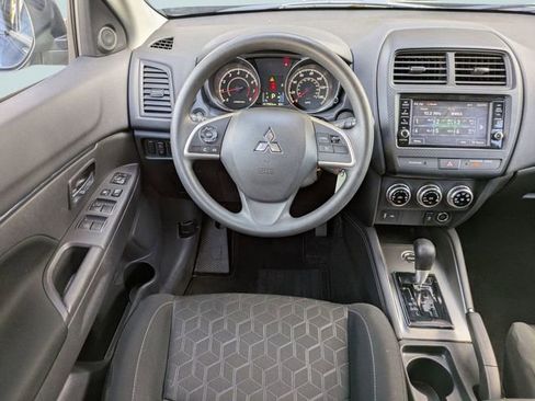 Used 2025 Mitsubishi Outlander Sport AWD image 16