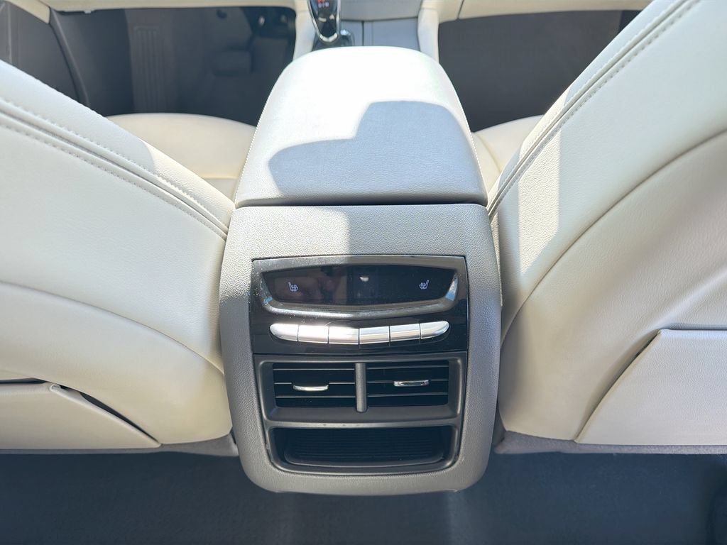 Used 2024 Cadillac XT5 Premium Luxury FWD image 18