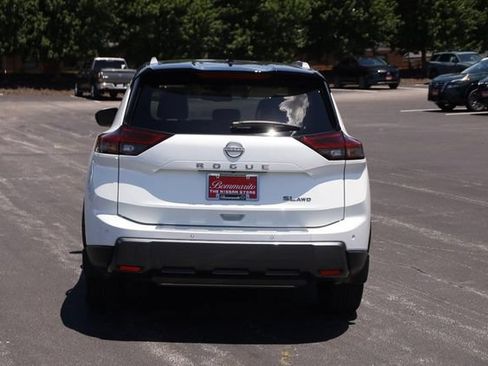 Certified 2025 Nissan Rogue SL w/ SL Premium Package AWD/4WD image 6
