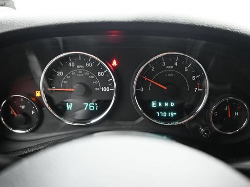 Used 2017 Jeep Wrangler Unlimited Sahara w/ Connectivity Group AWD/4WD image 14