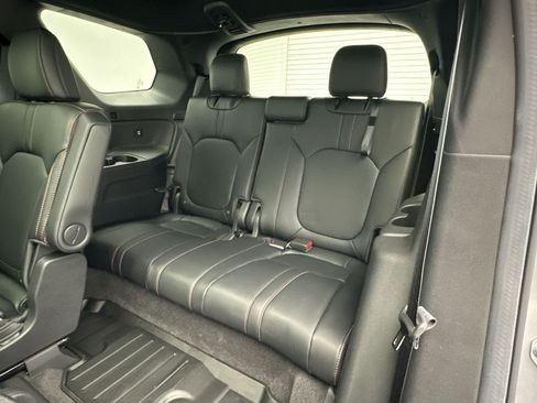 Used 2025 Honda Pilot TrailSport image 9
