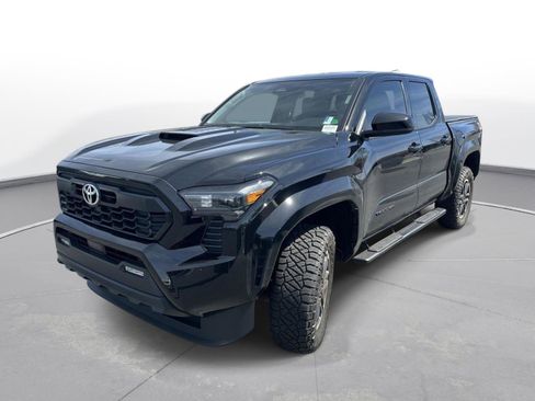 Certified 2025 Toyota Tacoma TRD Sport image 2