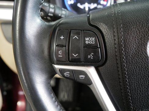 Used 2015 Toyota Highlander Limited image 29