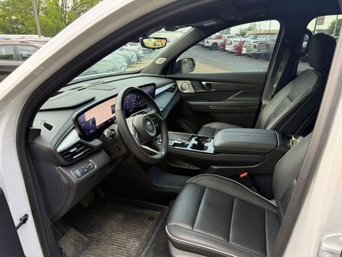 Used 2025 Buick Enclave Avenir w/ Super Cruise Package AWD/4WD image 16