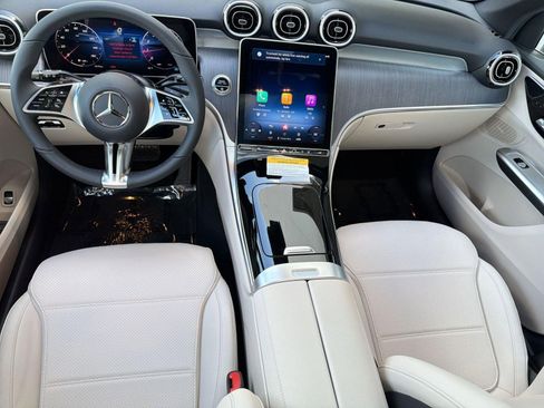 Used 2026 Mercedes-Benz GLC 300 image 16