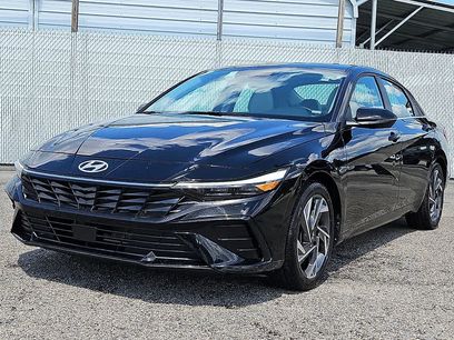 Used 2025 Hyundai Elantra Limited