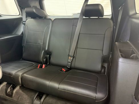 Used 2018 Chevrolet Traverse Premier w/ LPO, Blackout Package FWD image 19
