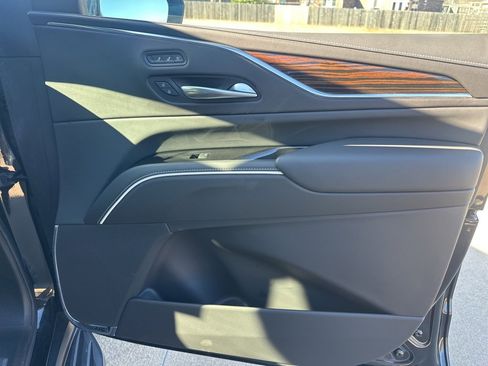 Used 2023 Cadillac Escalade ESV Premium Luxury image 56