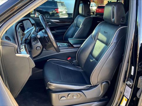 Used 2023 Cadillac Escalade Premium Luxury image 7