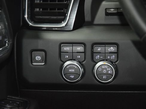 Used 2024 GMC Sierra 2500 Denali w/ Denali Reserve Package AWD/4WD image 38