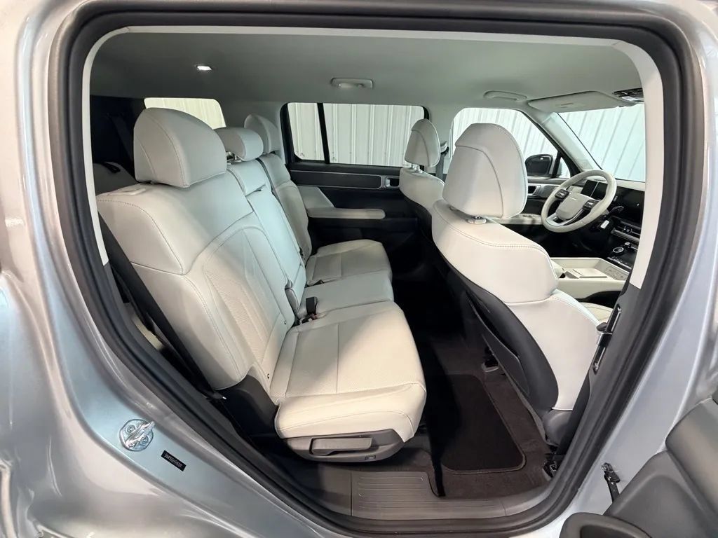 Used 2026 Hyundai Santa Fe SEL AWD/4WD image 24