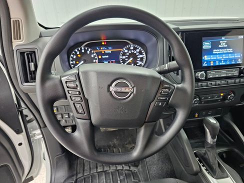 Used 2025 Nissan Frontier S AWD/4WD image 13