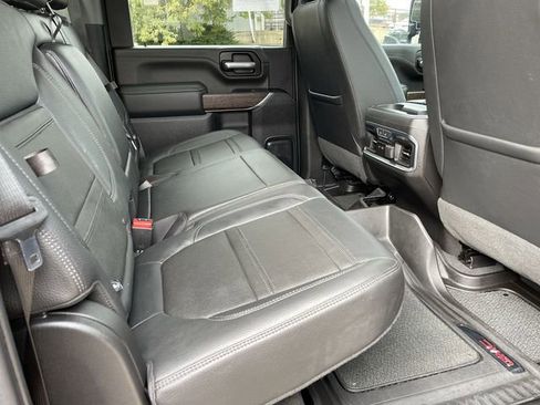 Used 2023 GMC Sierra 2500 Denali w/ Denali Black Diamond Edition image 15