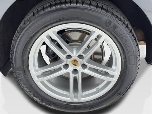 Used 2025 Porsche Macan w/ Premium Package Plus image 54