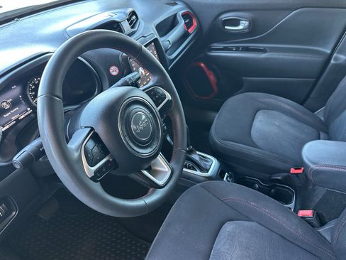 Certified 2023 Jeep Renegade Trailhawk AWD/4WD image 10