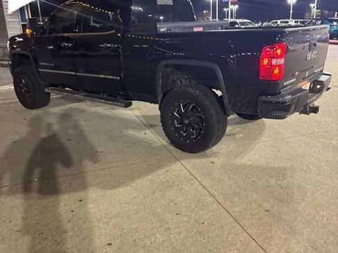 Used 2016 GMC Sierra 2500 Denali w/ Driver Alert Package image 3