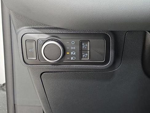 Used 2026 Ford Explorer Active AWD/4WD image 26