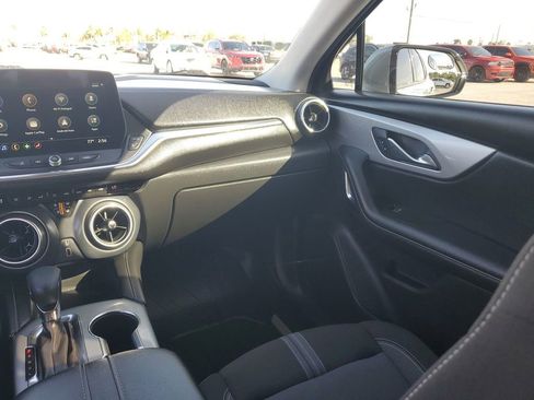 Used 2023 Chevrolet Blazer LT image 11