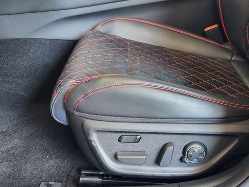 Used 2025 Genesis G70 3.3T Advanced w/ Sport Prestige Package image 25