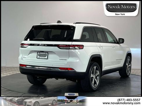Used 2023 Jeep Grand Cherokee Limited w/ Luxury Tech Group II AWD/4WD image 8