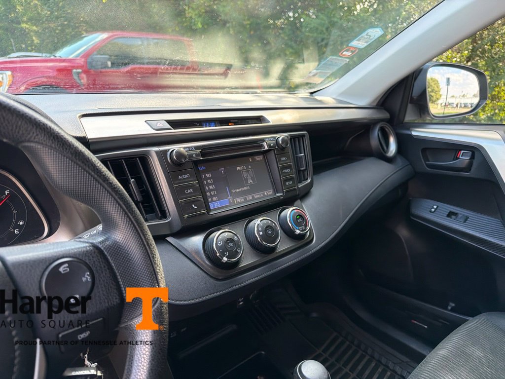Used 2015 Toyota RAV4 LE FWD image 14