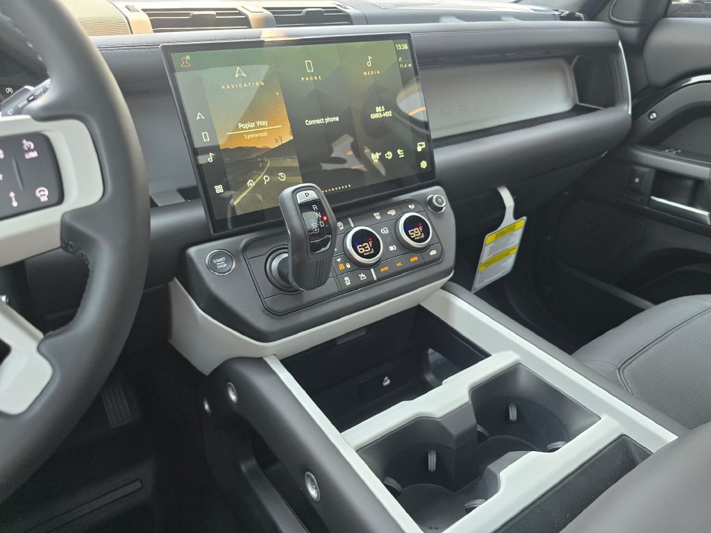 New 2026 Land Rover Defender 110 X-Dynamic SE AWD/4WD image 20