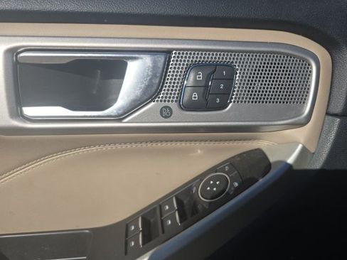 Used 2021 Ford Explorer Limited w/ Equipment Group 301A image 13