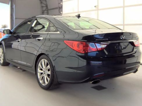 Used 2012 Hyundai Sonata Limited w/ Navigation Pkg FWD image 4