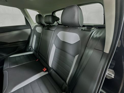 Used 2024 Volkswagen Taos SEL image 25