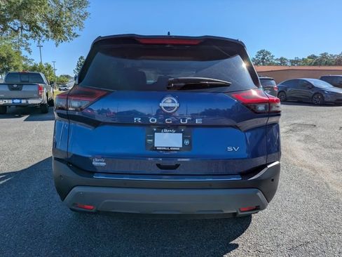 Used 2023 Nissan Rogue SV w/ SV Premium B Package FWD image 5