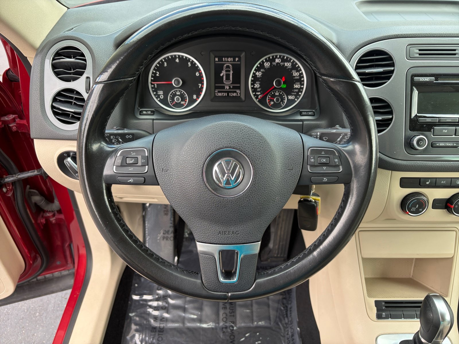 Used 2014 Volkswagen Tiguan SE AWD/4WD image 12