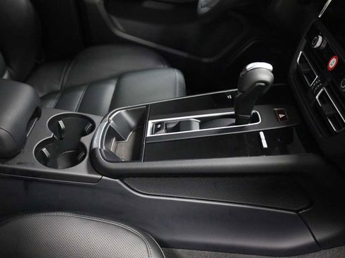 Certified 2026 Porsche Macan image 21