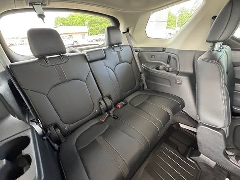 Used 2025 Honda Pilot EX-L image 26