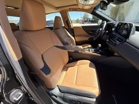 Used 2025 Lexus ES 350 w/ Premium Package image 16