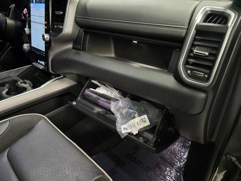 Used 2022 RAM 1500 Laramie AWD/4WD image 43