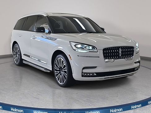 Used 2023 Lincoln Aviator Black Label image 4