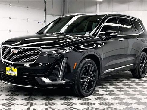 Used 2024 Cadillac XT6 Premium Luxury image 11