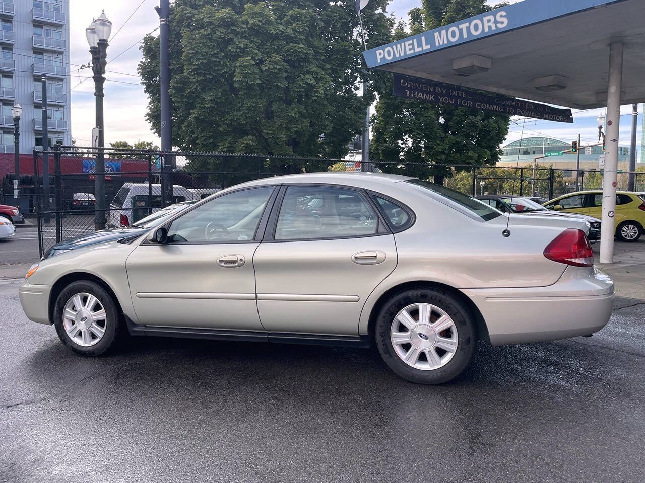 Used 2005 Ford Taurus SEL FWD image 11