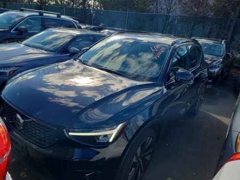 Used 2023 Volvo XC40 B5 Plus w/ Driver Assist Package image 1