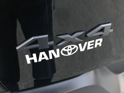 Used 2018 Jeep Cherokee Trailhawk w/ Quick Order Package 27L image 10