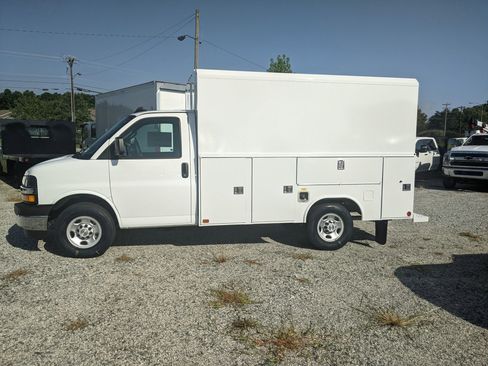 New 2025 Chevrolet Express 3500 w/ Power Convenience Package image 5