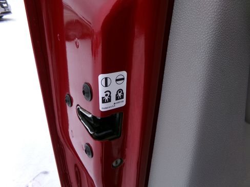 Used 2013 Chevrolet Suburban LTZ image 42