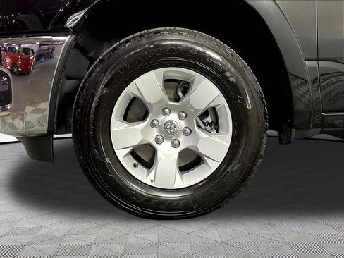 Used 2025 RAM 1500 Big Horn AWD/4WD image 34